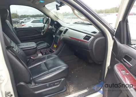 2008 Cadillac Escalade Standard z USA, uszkodzony, nr VIN 1GYEC63848R108446